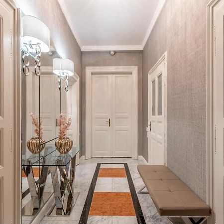 Luxury Apartment With Balcony Next To The New York Cafe Budapeşte Dış mekan fotoğraf