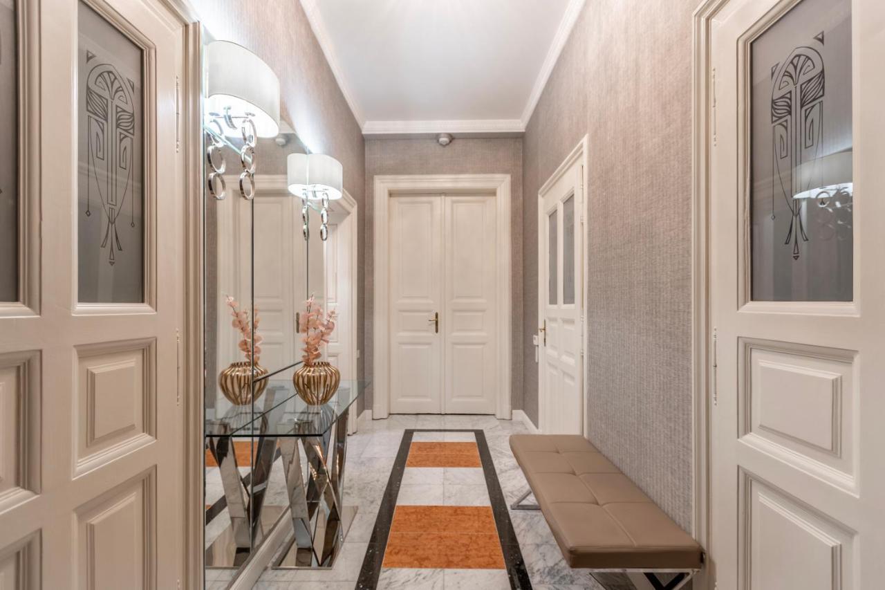 Luxury Apartment With Balcony Next To The New York Cafe Budapeşte Dış mekan fotoğraf